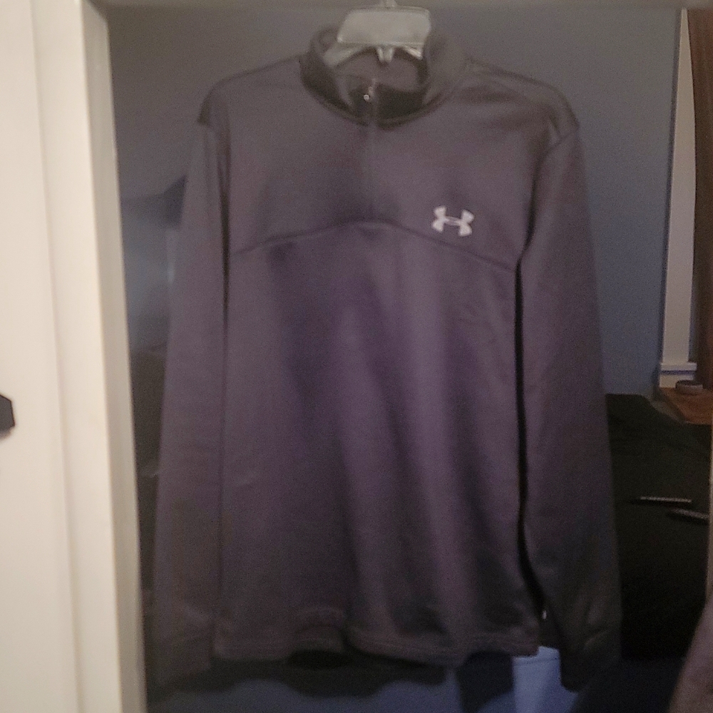 UNDER ARMOUR mens winter gear mens large 1/4 zip.